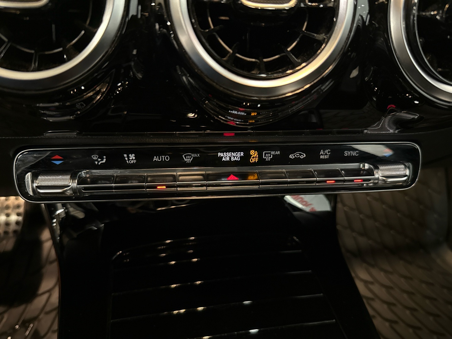 MERCEDES-BENZ A 2019