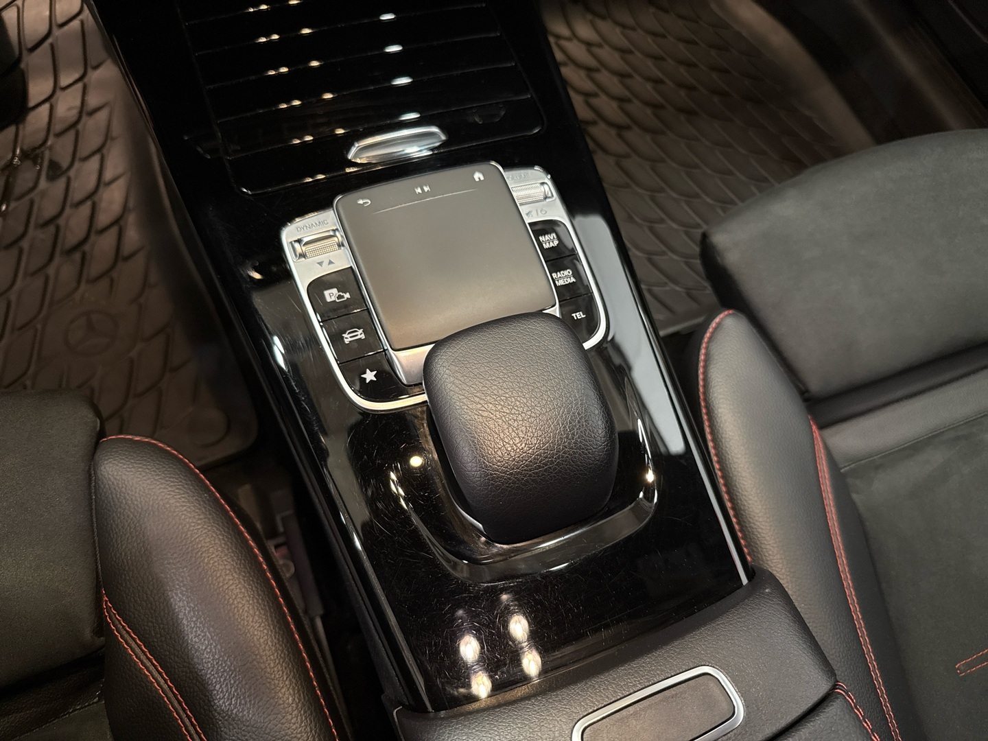 MERCEDES-BENZ A 2019