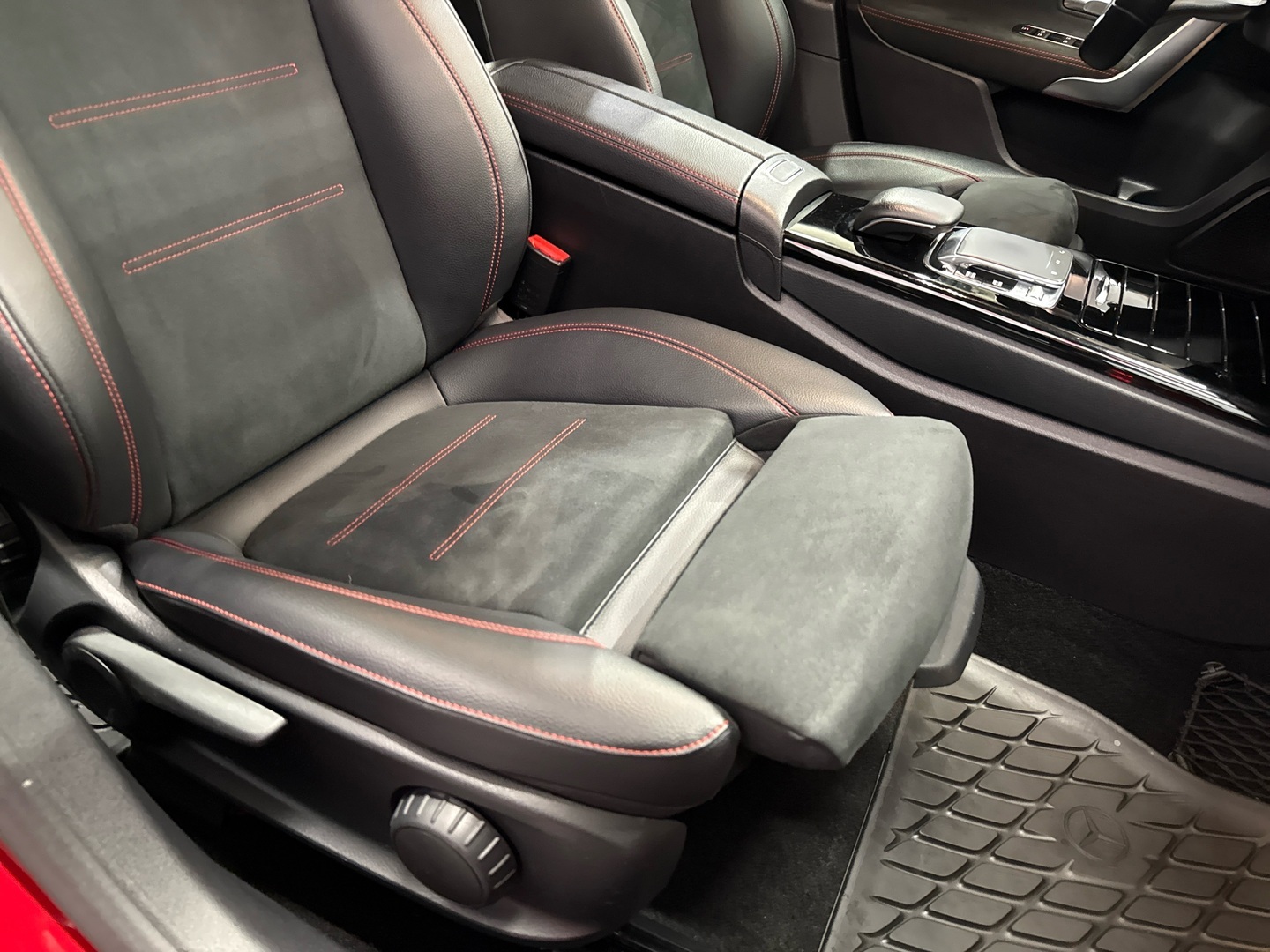 MERCEDES-BENZ A 2019