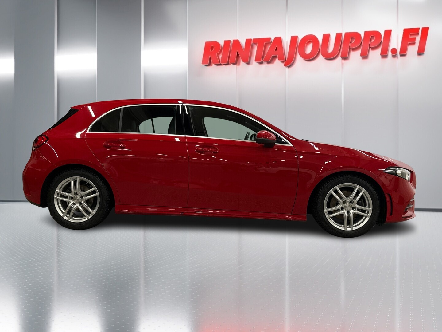 MERCEDES-BENZ A 2019