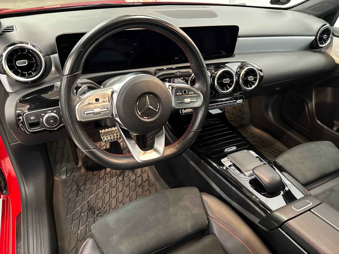 MERCEDES-BENZ A 2019