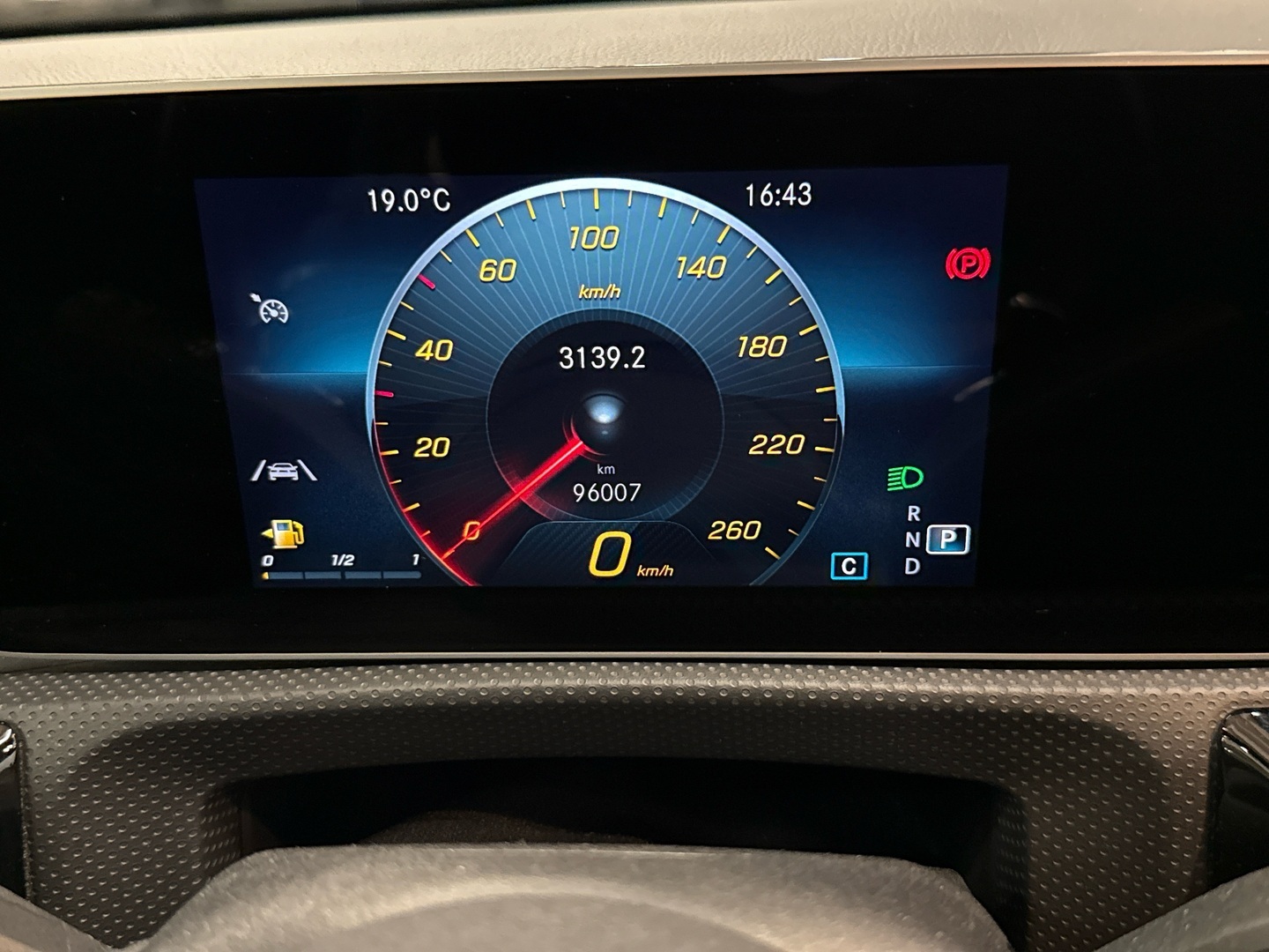 MERCEDES-BENZ A 2019