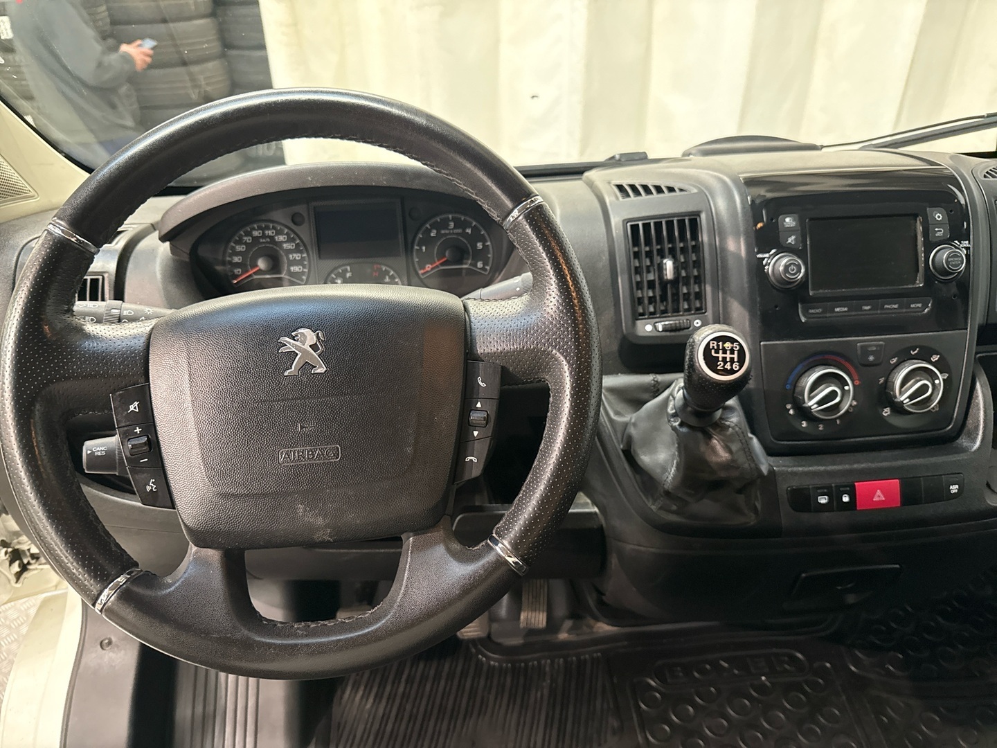 PEUGEOT Boxer 2021