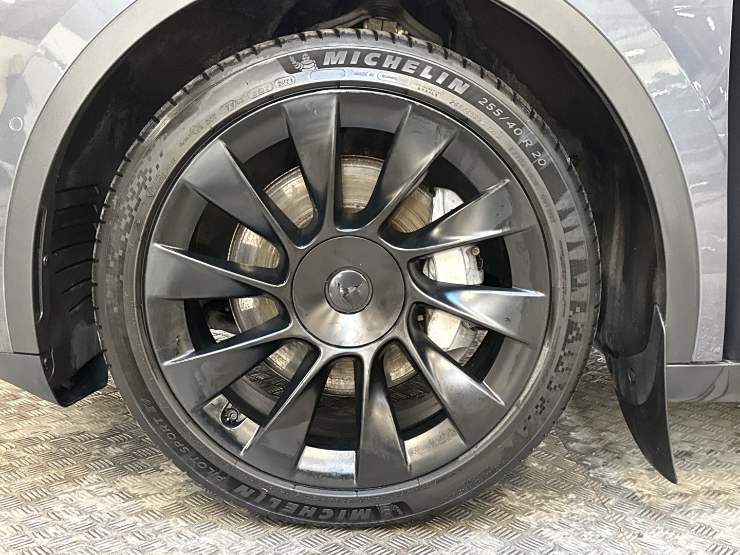 TESLA Model Y 2021
