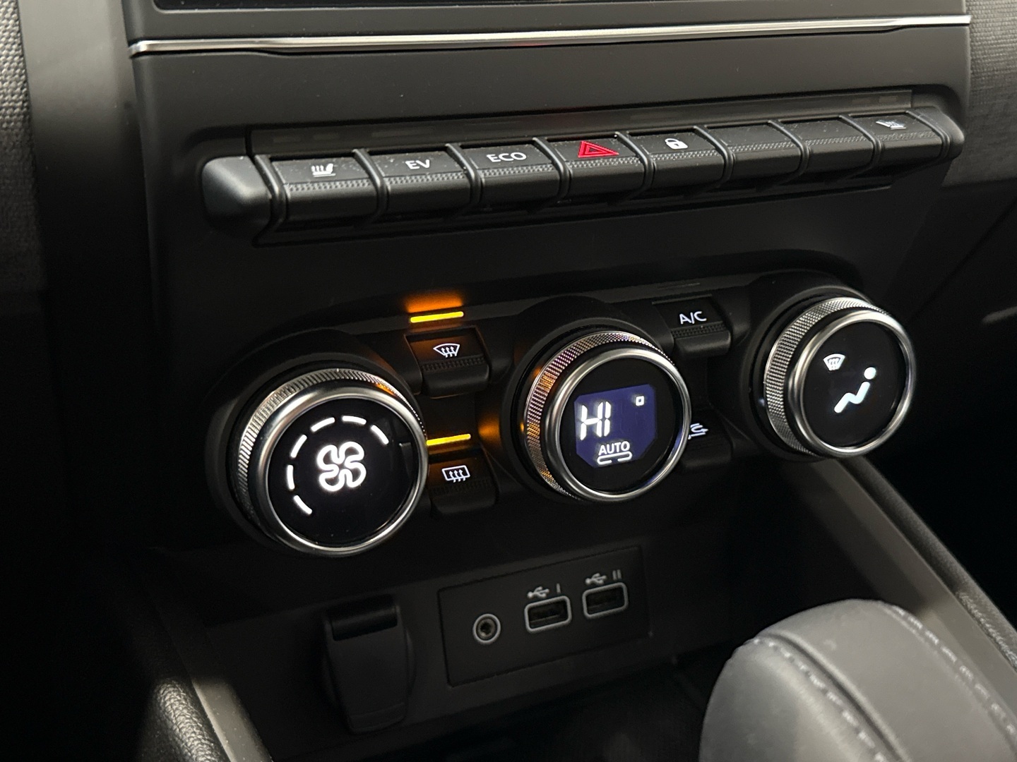 MITSUBISHI Colt 2024