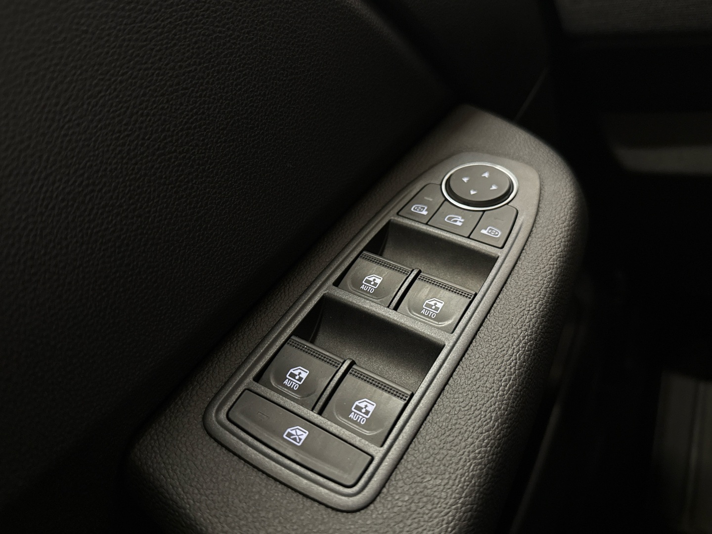 MITSUBISHI Colt 2024