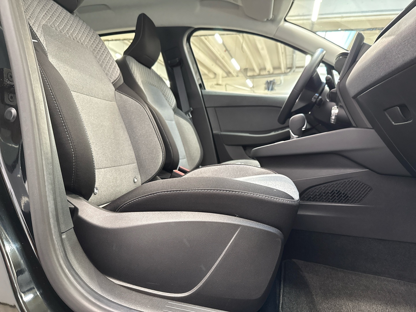 MITSUBISHI Colt 2024