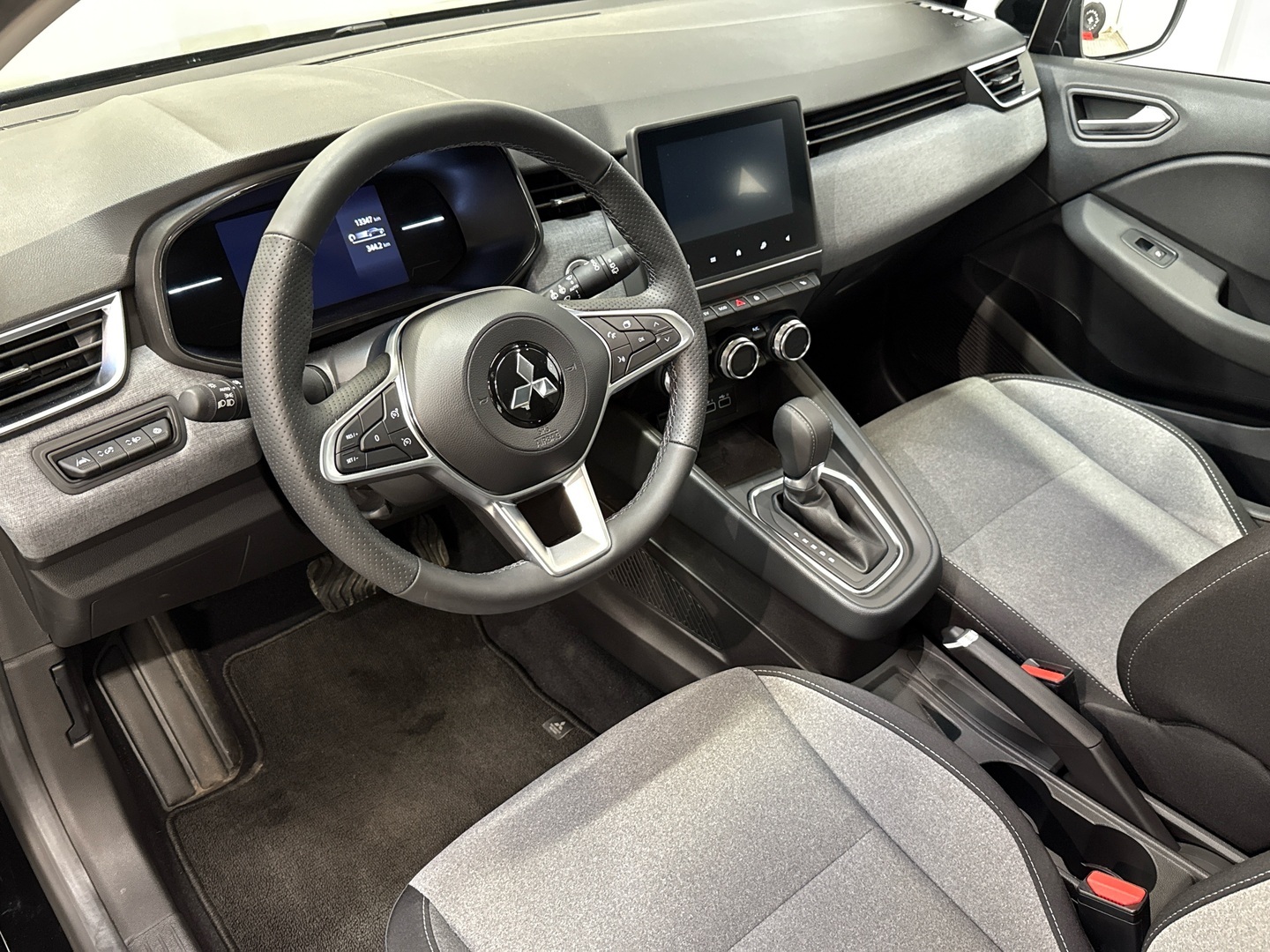 MITSUBISHI Colt 2024