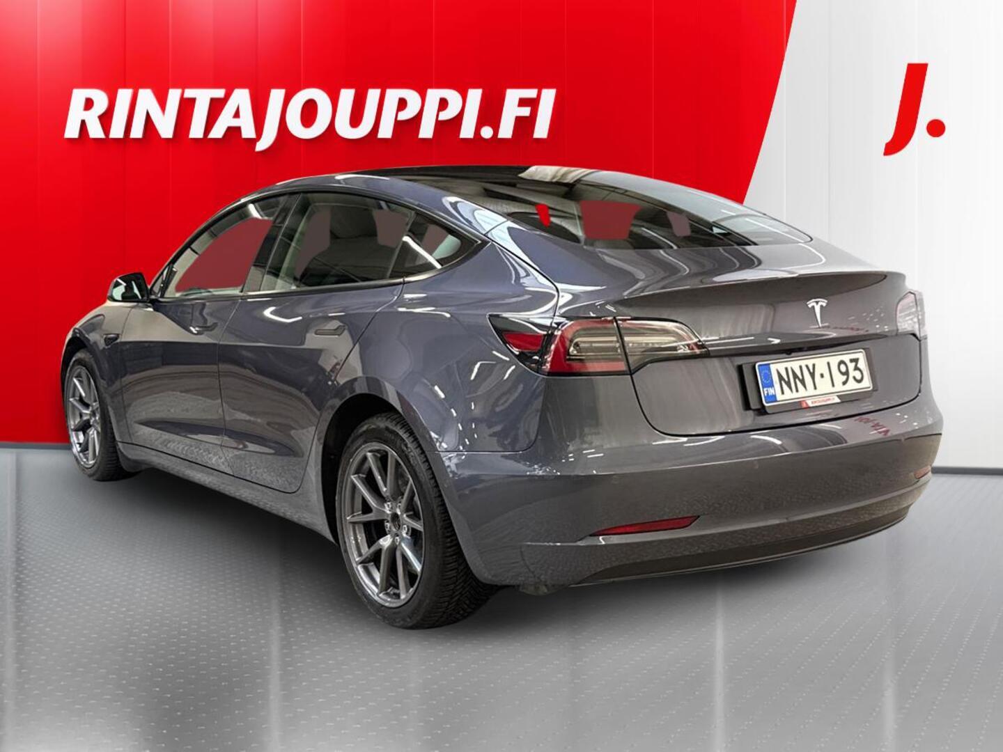 TESLA Model 3 2022