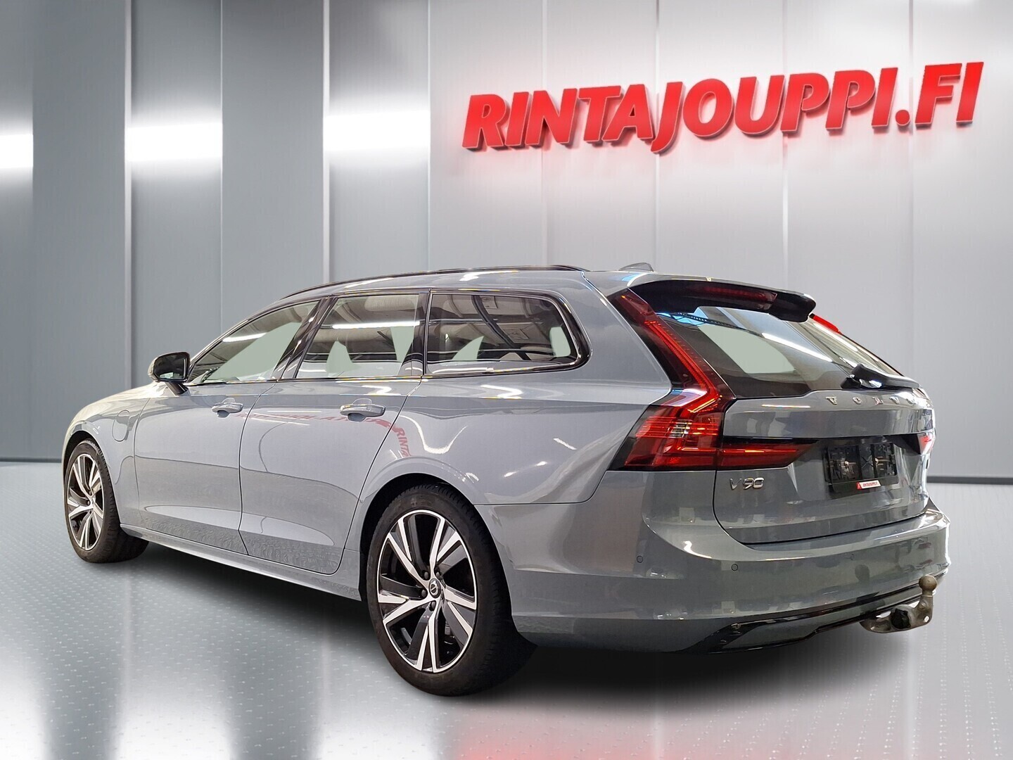 VOLVO V90 2022