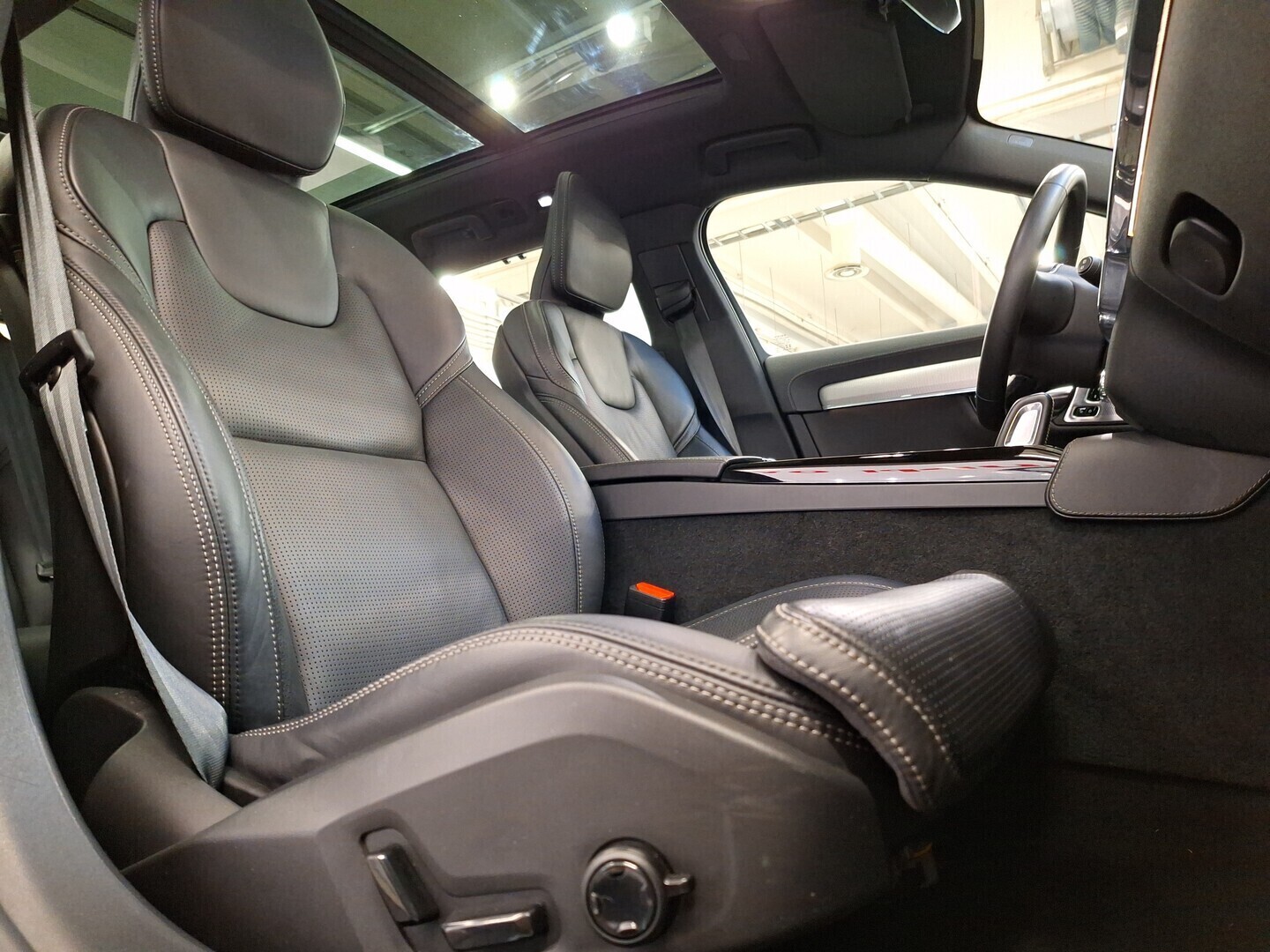 VOLVO V90 2022