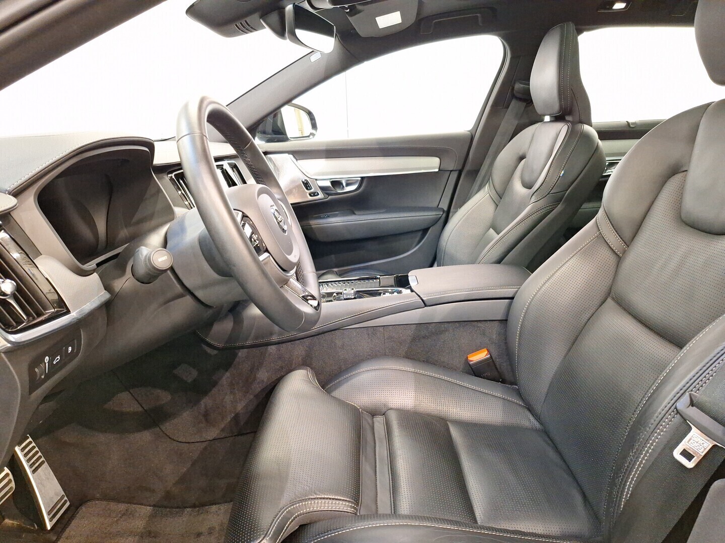 VOLVO V90 2022
