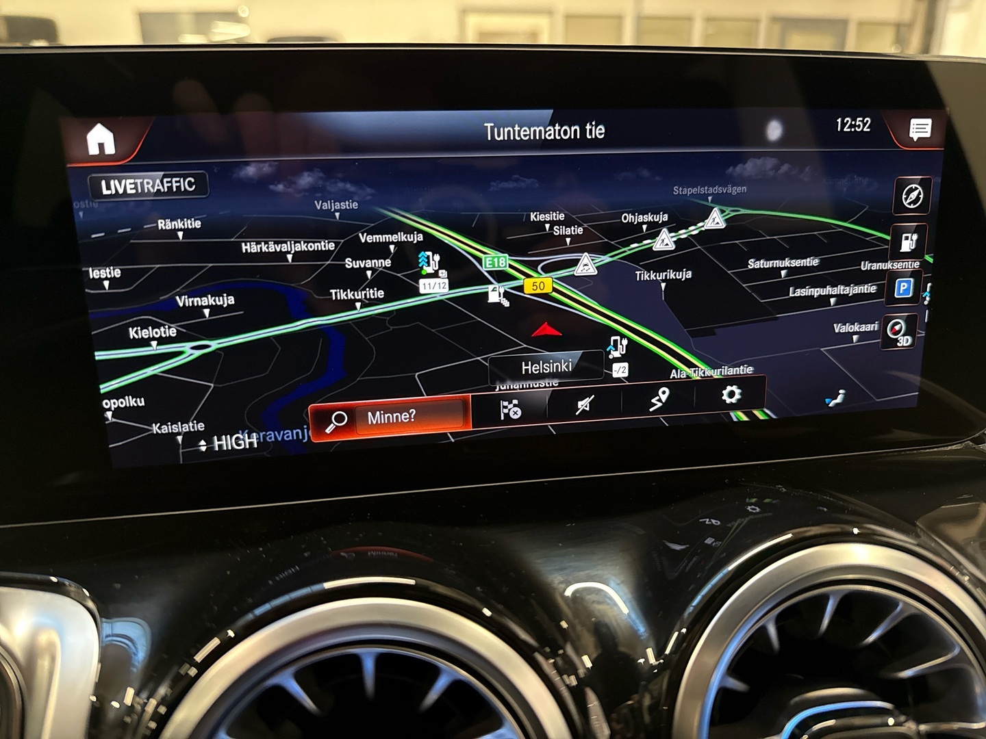 MERCEDES-BENZ EQB 2023