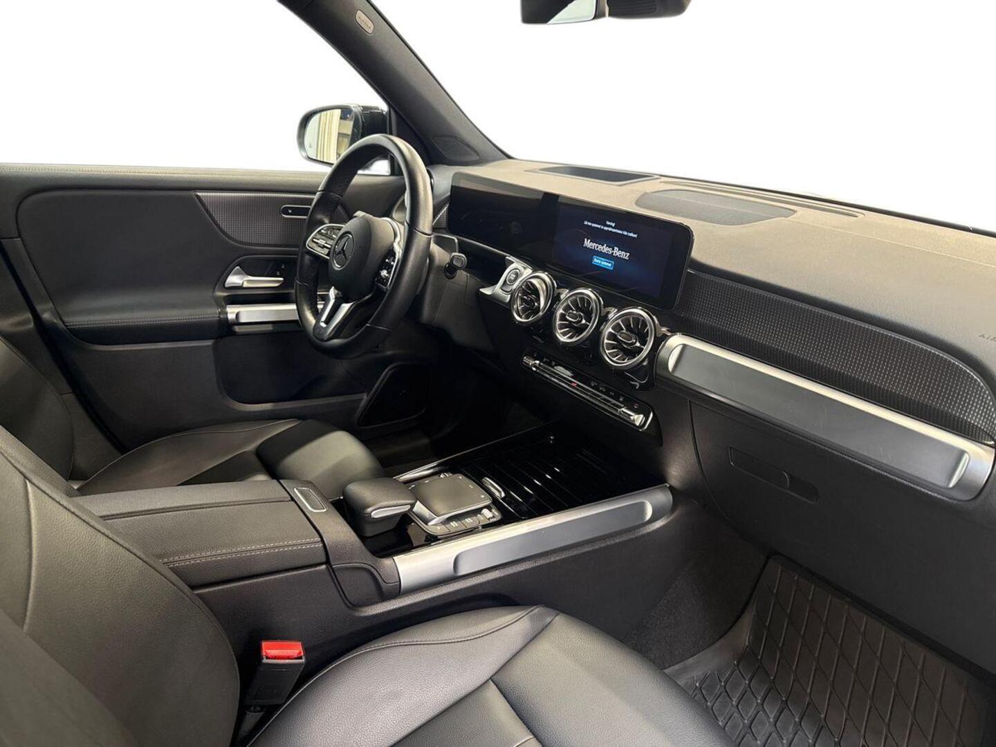 MERCEDES-BENZ EQB 2023