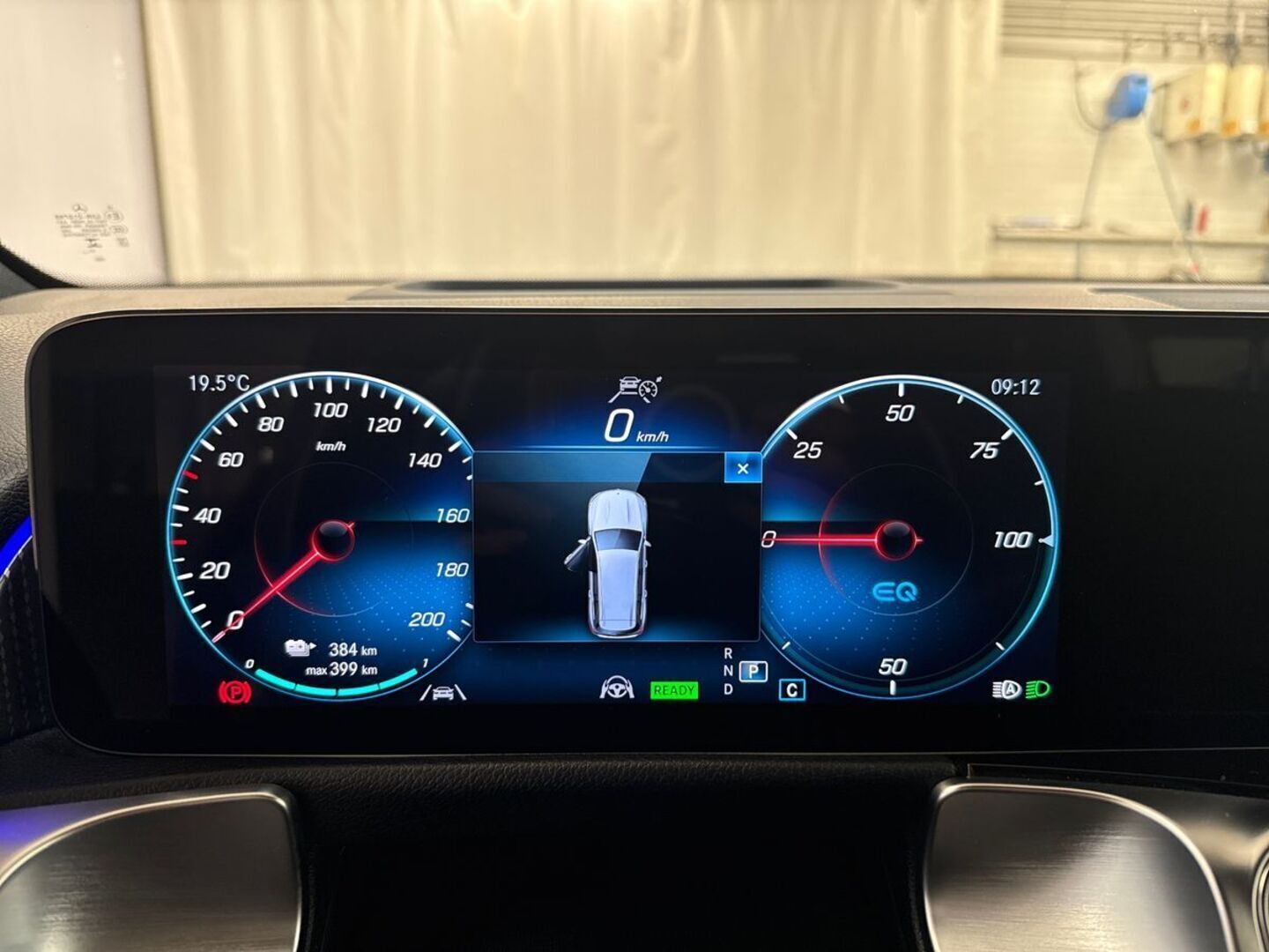 MERCEDES-BENZ EQB 2023