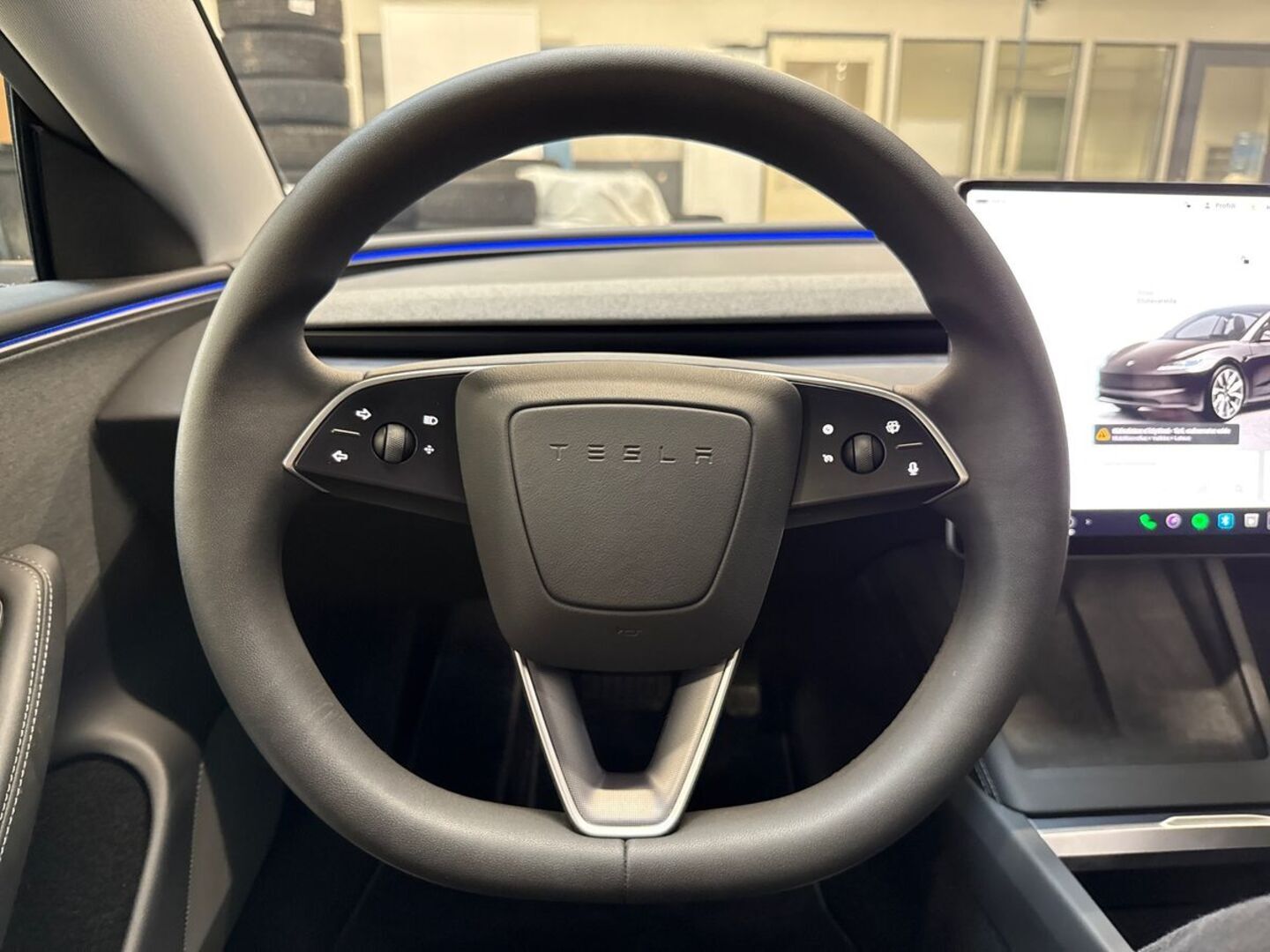 TESLA Model 3 2025