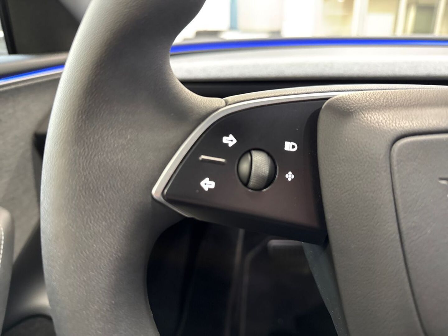 TESLA Model 3 2025