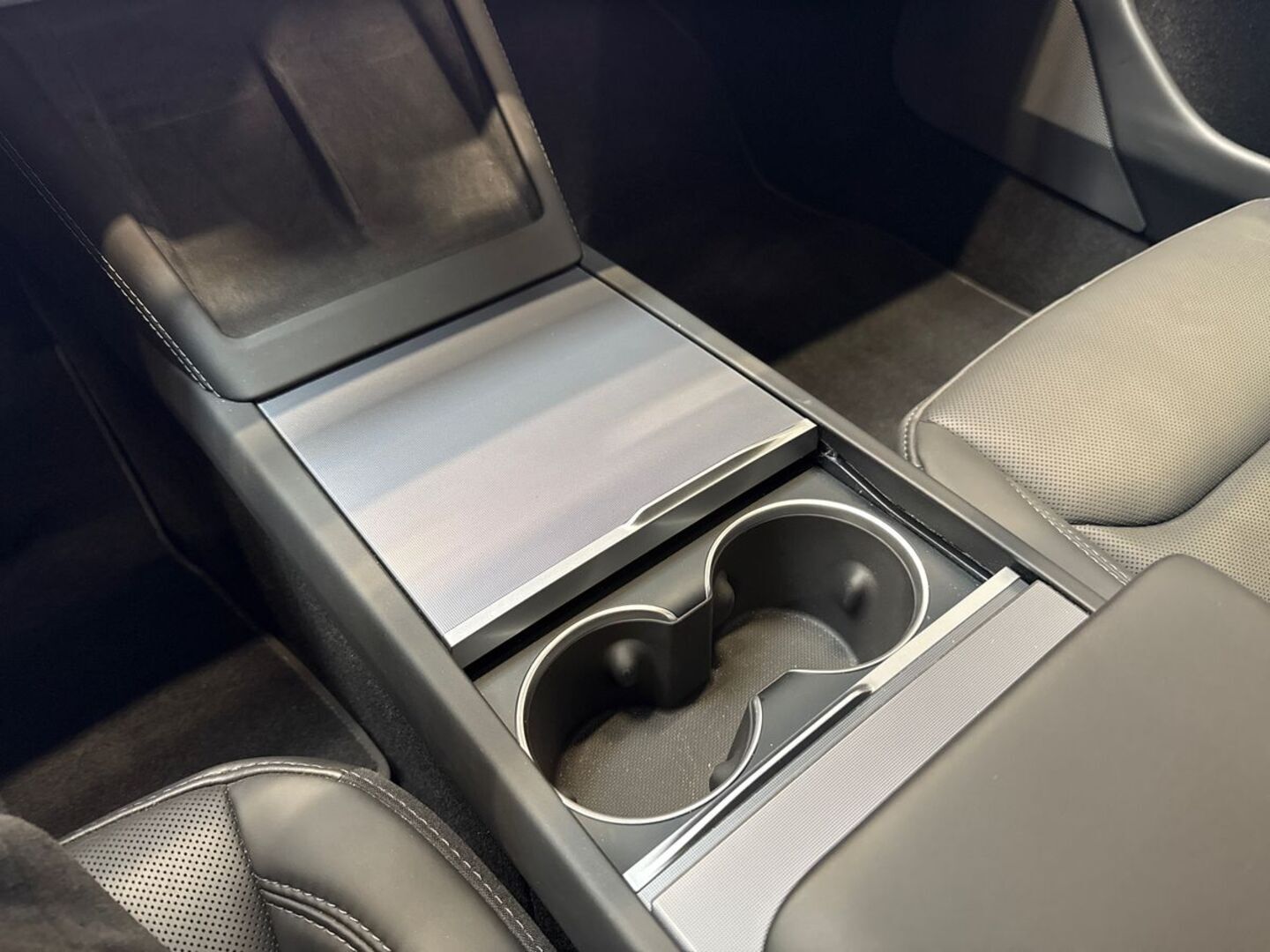 TESLA Model 3 2025