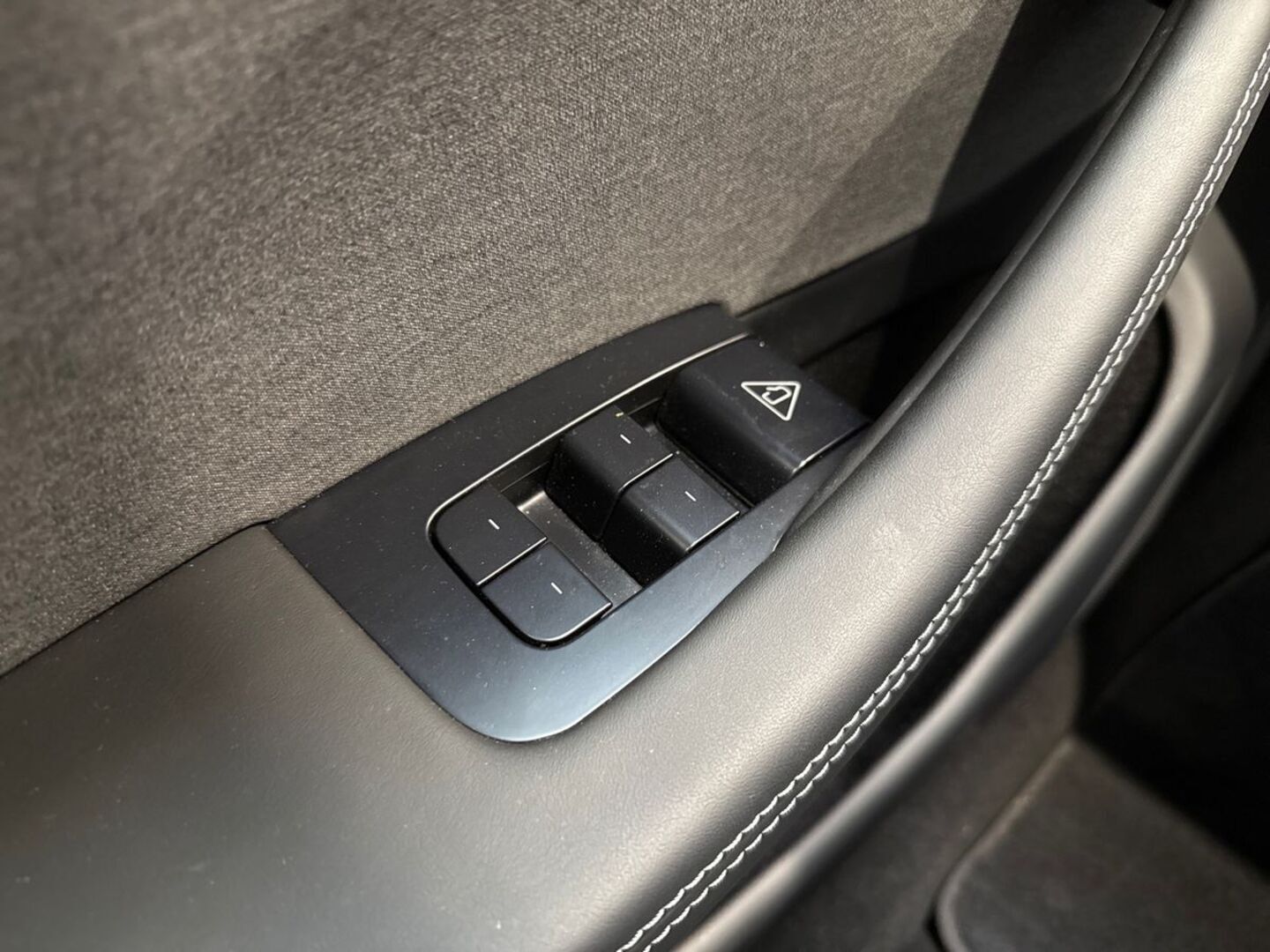 TESLA Model 3 2025
