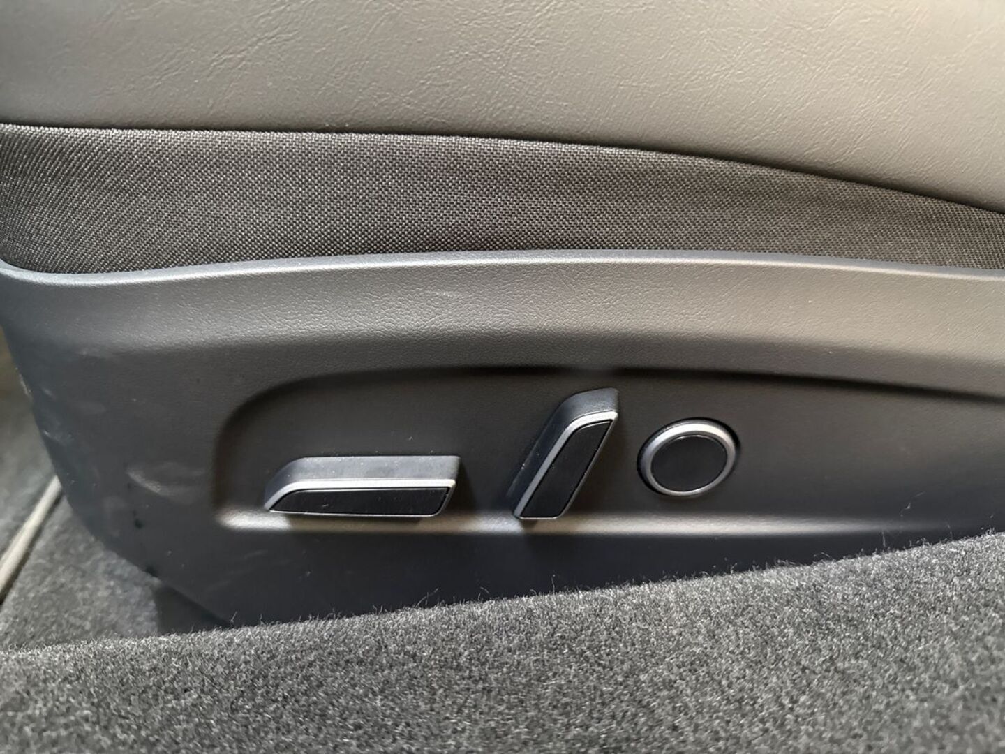 TESLA Model 3 2025