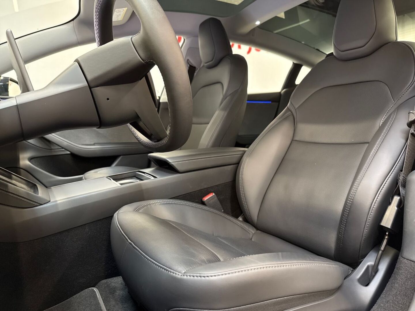 TESLA Model 3 2025