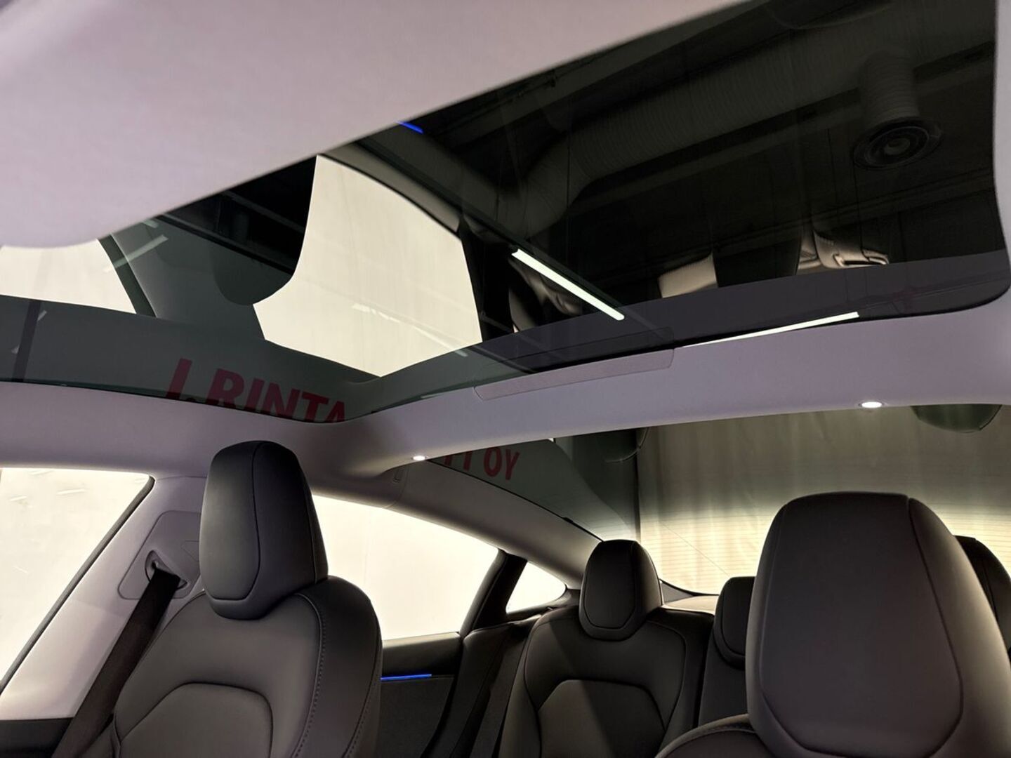 TESLA Model 3 2025