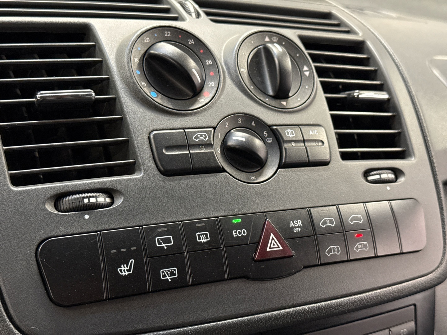 MERCEDES-BENZ Vito 2012