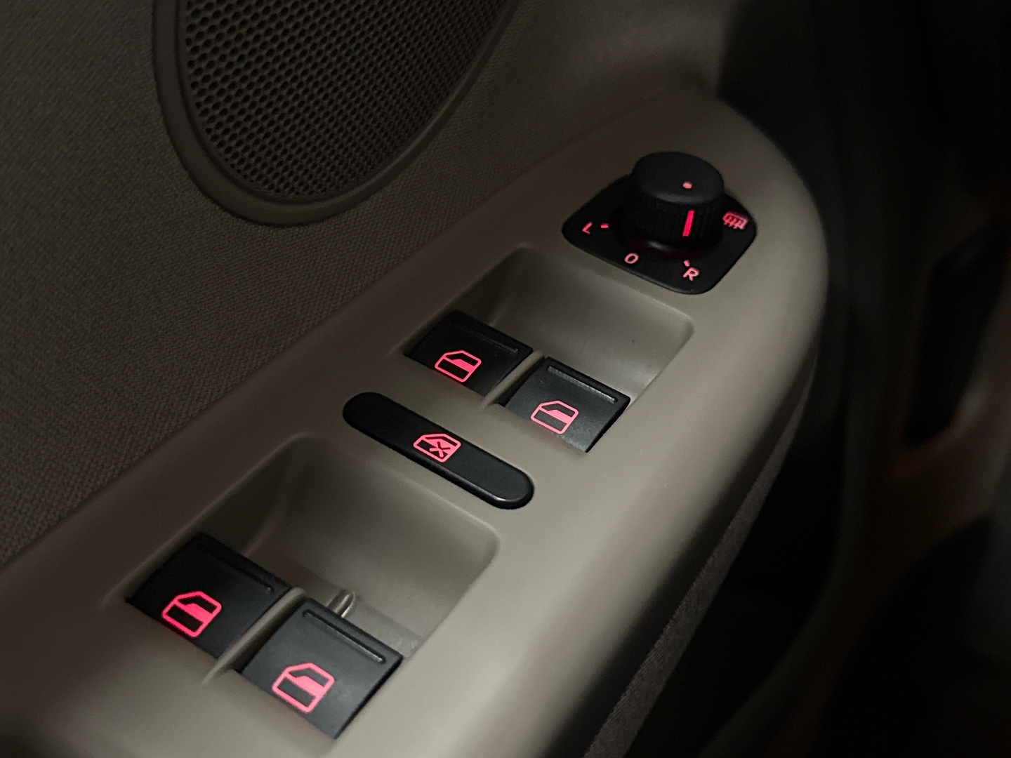 VOLKSWAGEN Golf Plus 2012