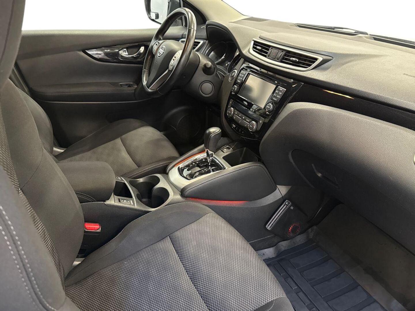 NISSAN Qashqai 2017