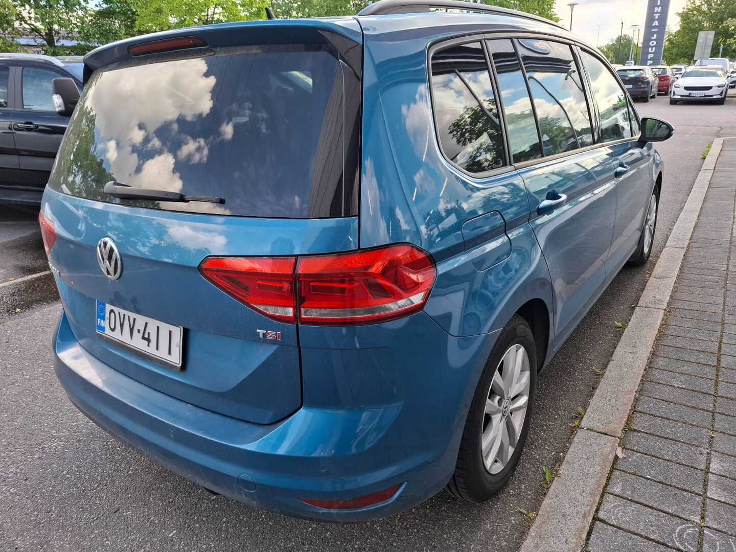 VOLKSWAGEN Touran 2017