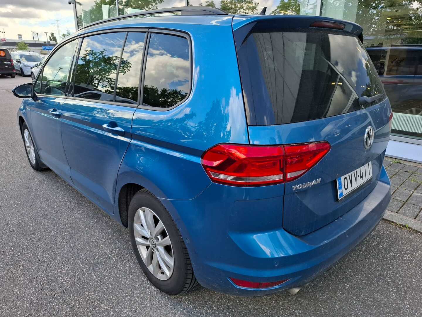 VOLKSWAGEN Touran 2017