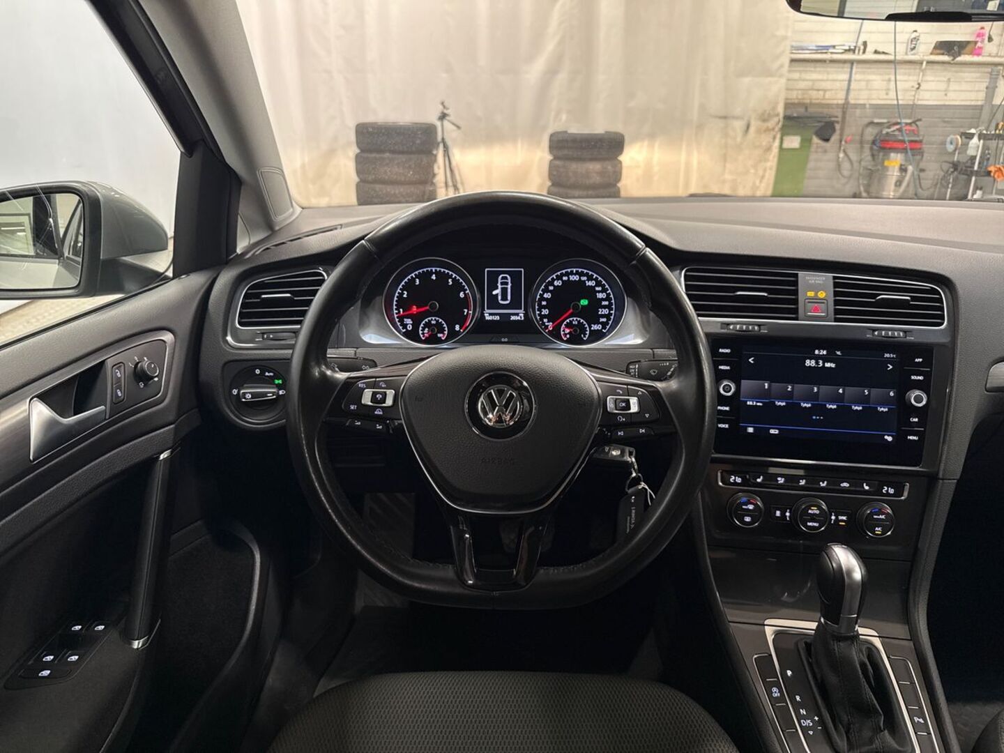 VOLKSWAGEN Golf 2017