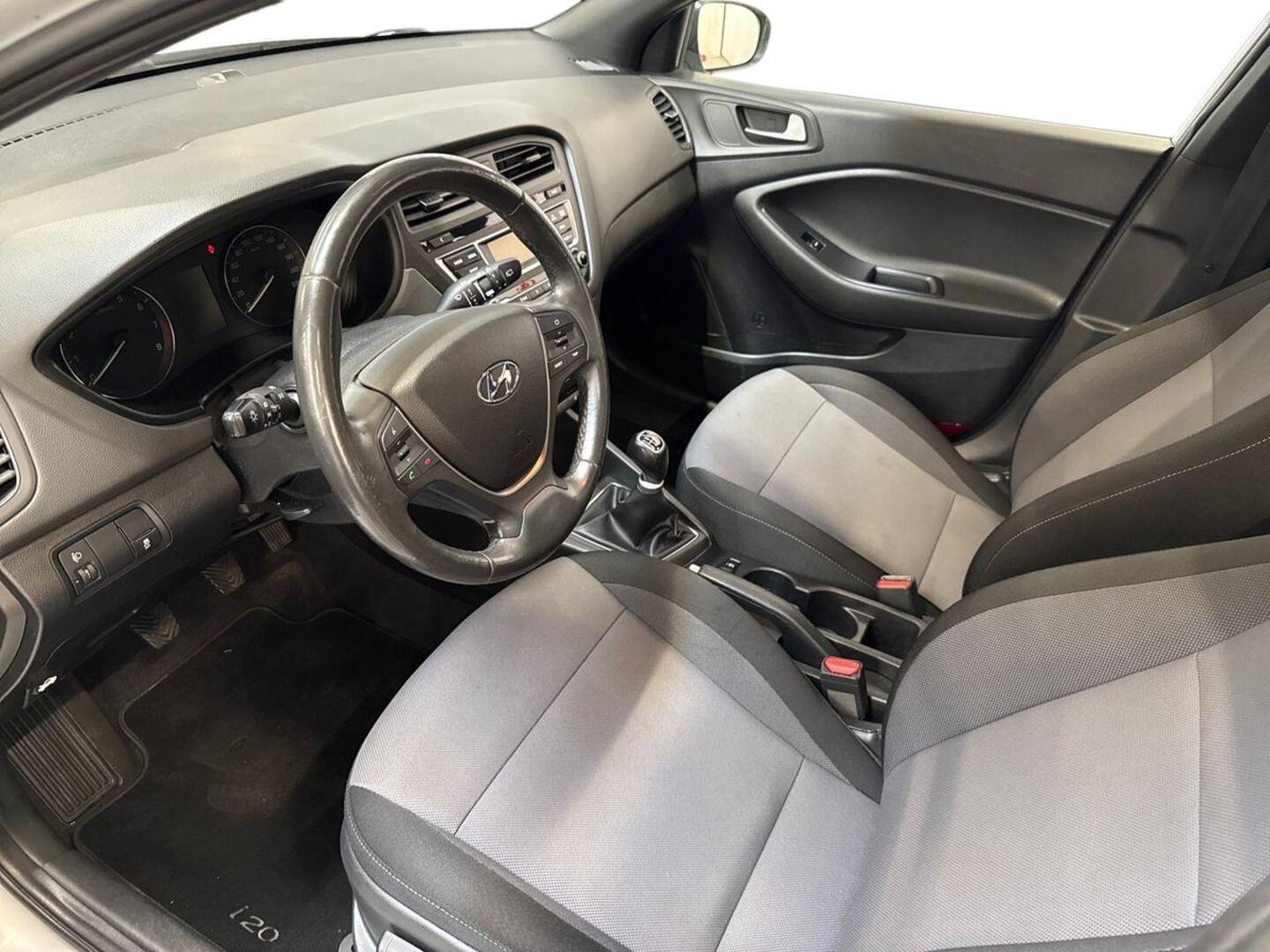 HYUNDAI i20 5d 2017