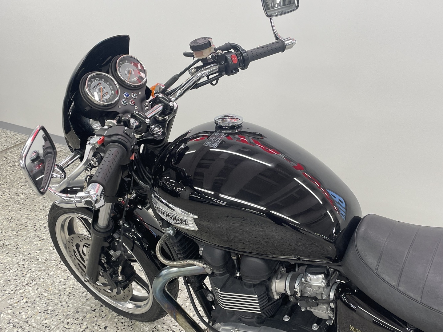 TRIUMPH BONNEVILLE 2009