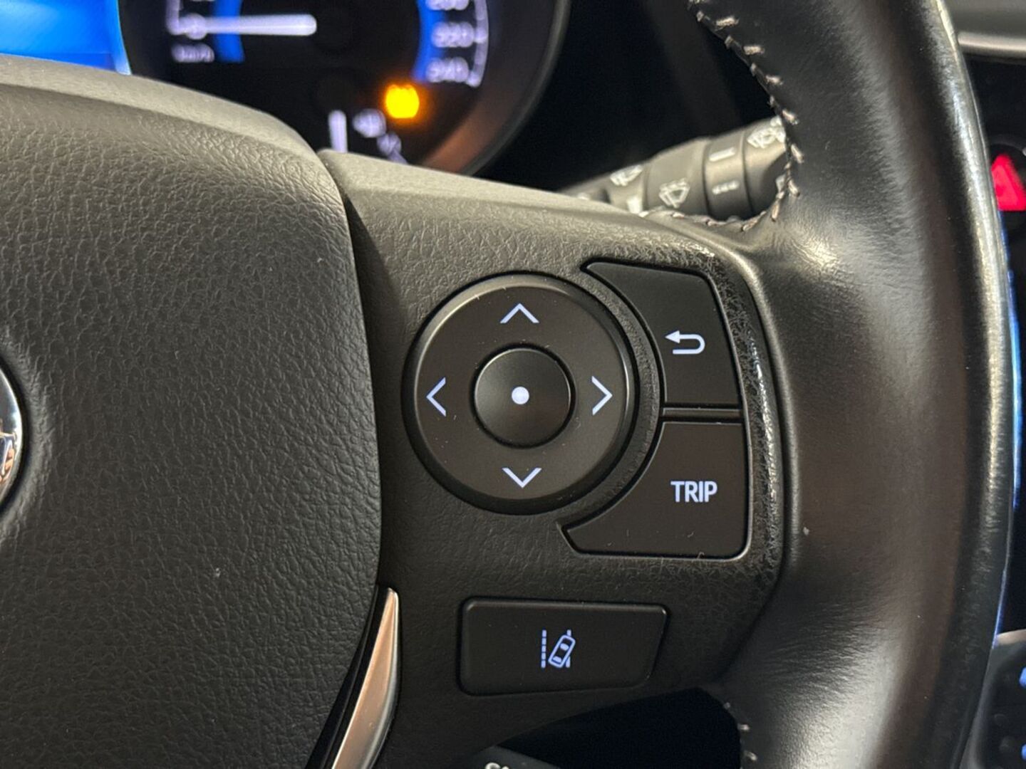 TOYOTA Auris 2018