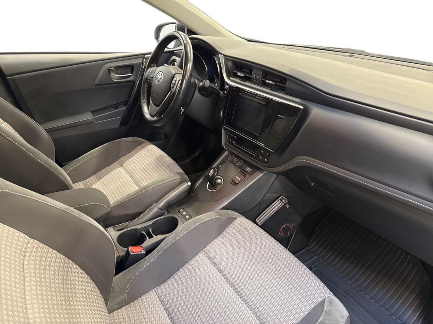 TOYOTA Auris 2018
