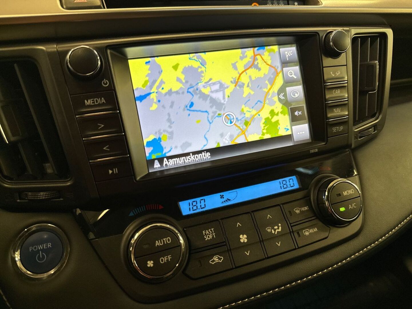 TOYOTA RAV4 2018