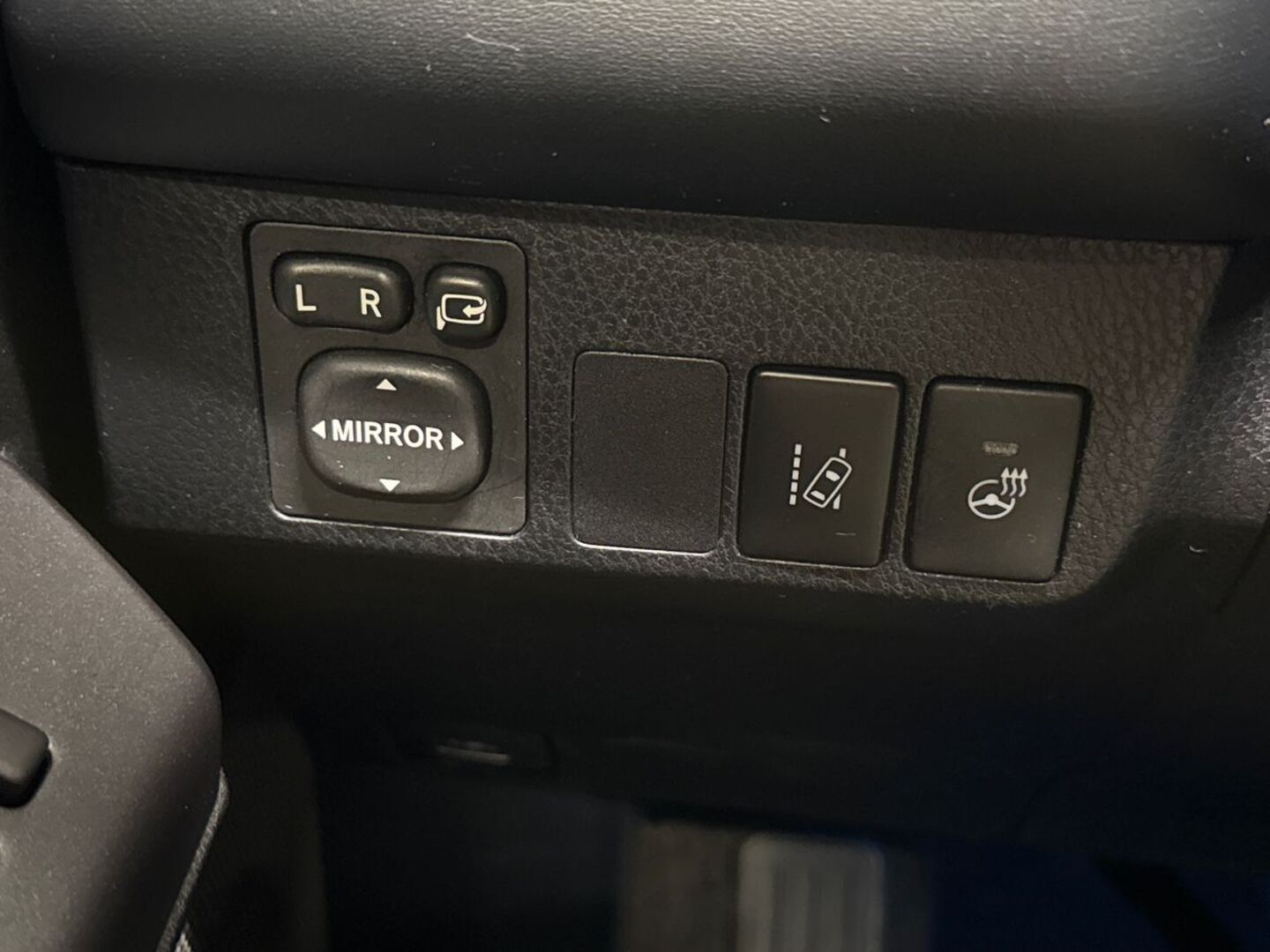 TOYOTA RAV4 2018