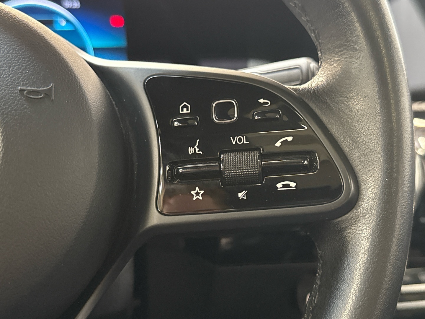 MERCEDES-BENZ A 2018