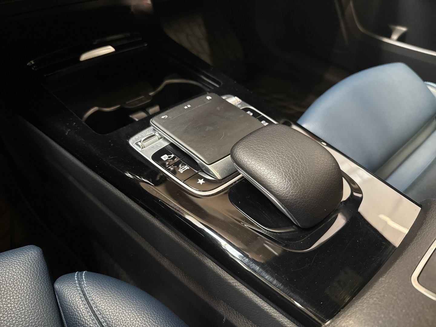 MERCEDES-BENZ A 2018