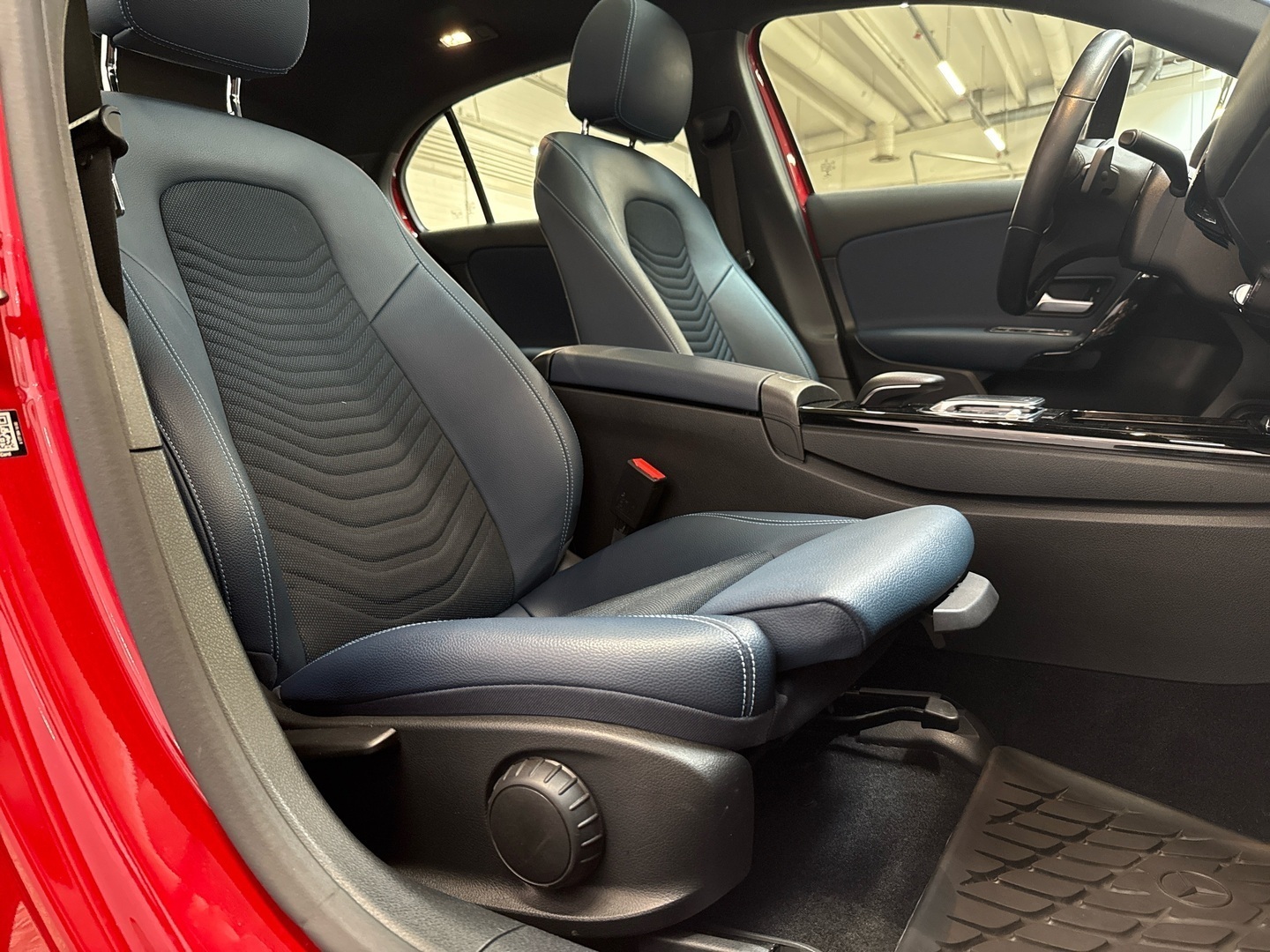 MERCEDES-BENZ A 2018