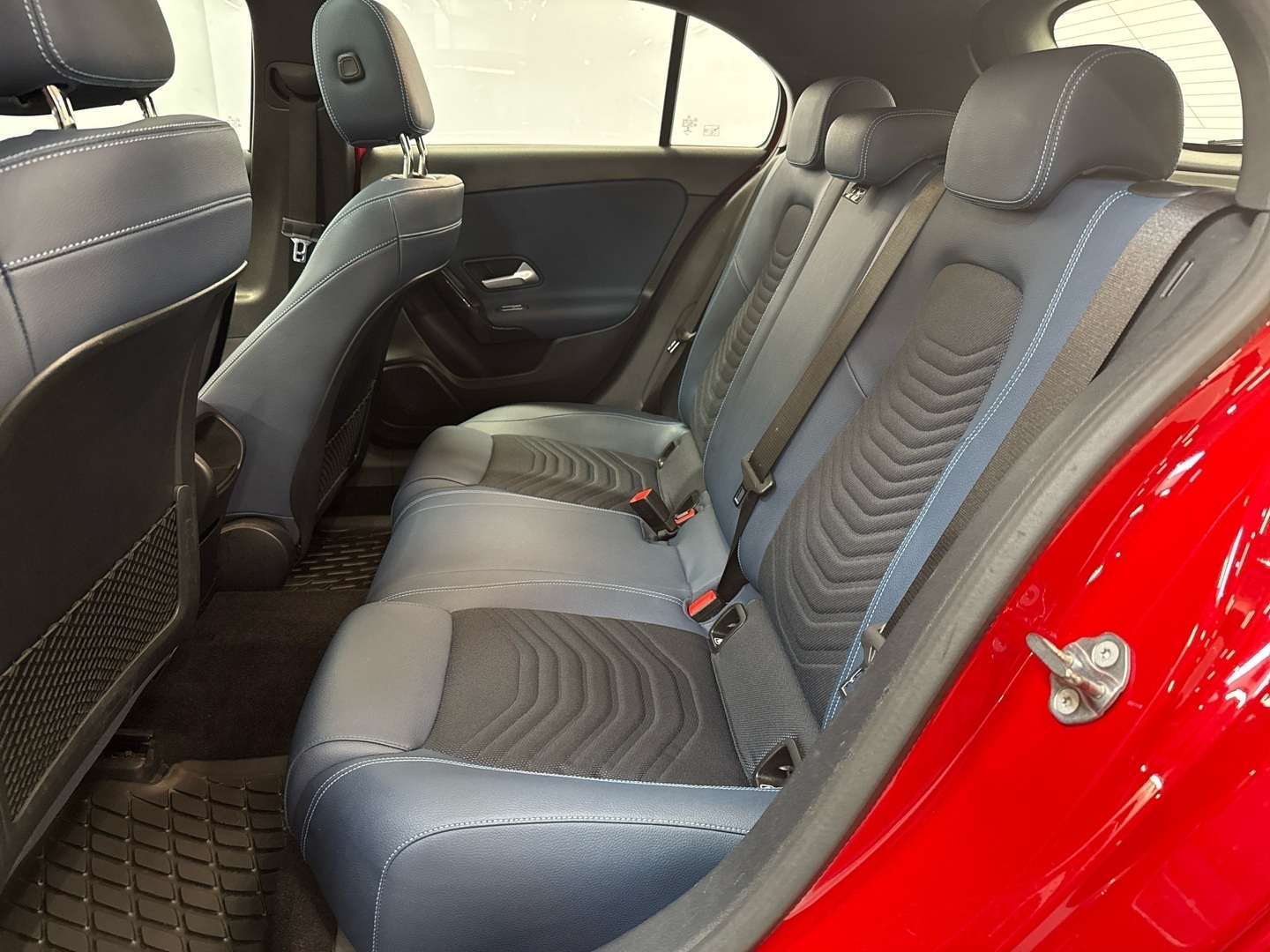 MERCEDES-BENZ A 2018