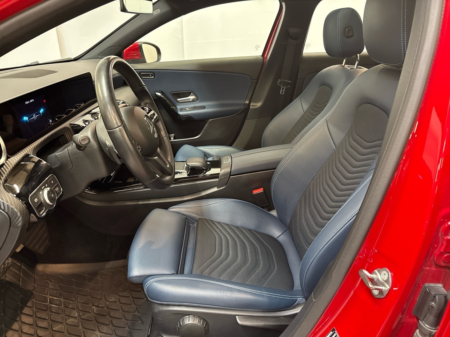 MERCEDES-BENZ A 2018