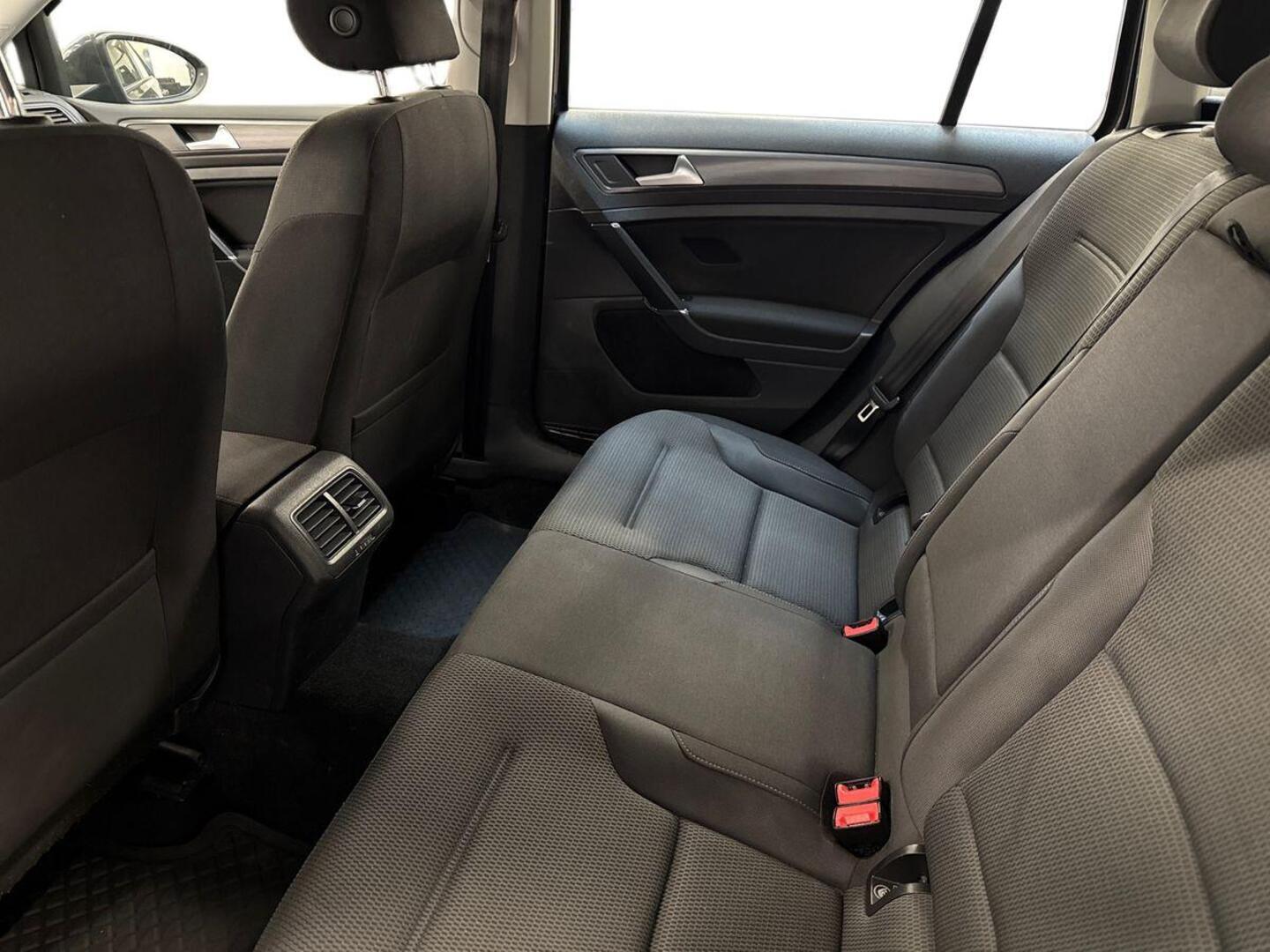 VOLKSWAGEN Golf 2018