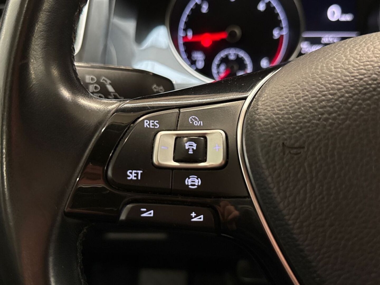 VOLKSWAGEN Golf 2018