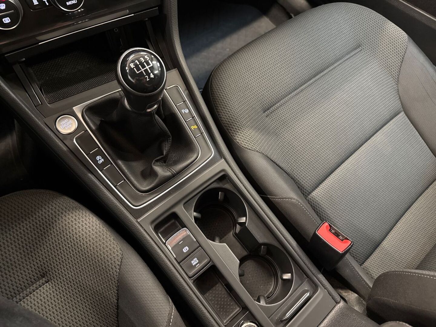 VOLKSWAGEN Golf 2018