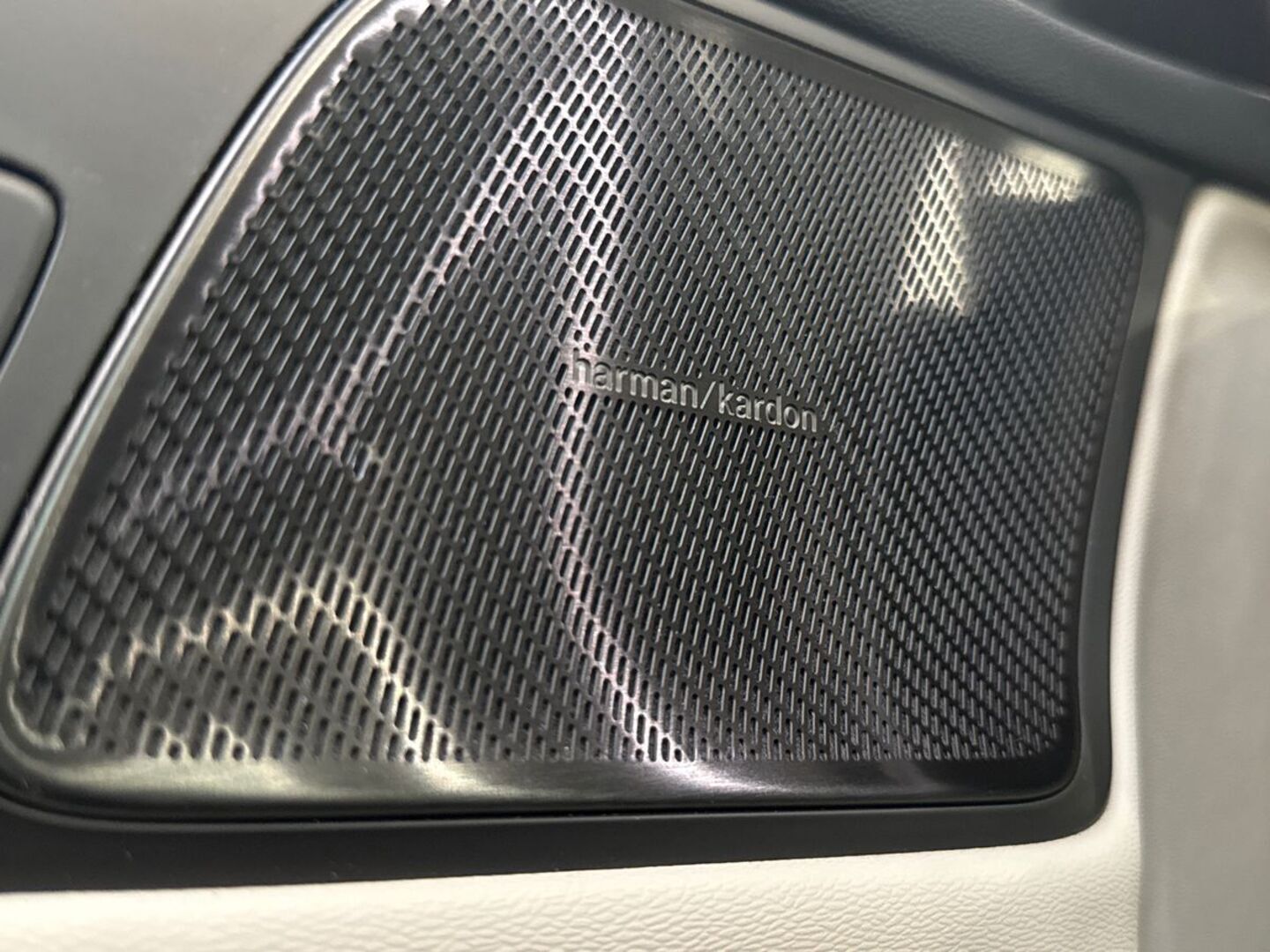 VOLVO V60 2023