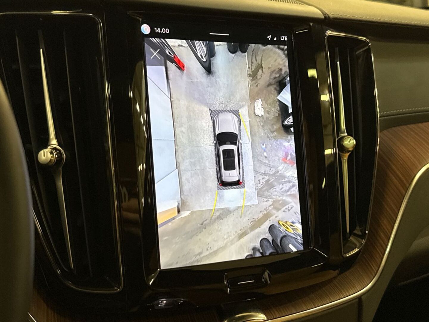 VOLVO XC60 2024