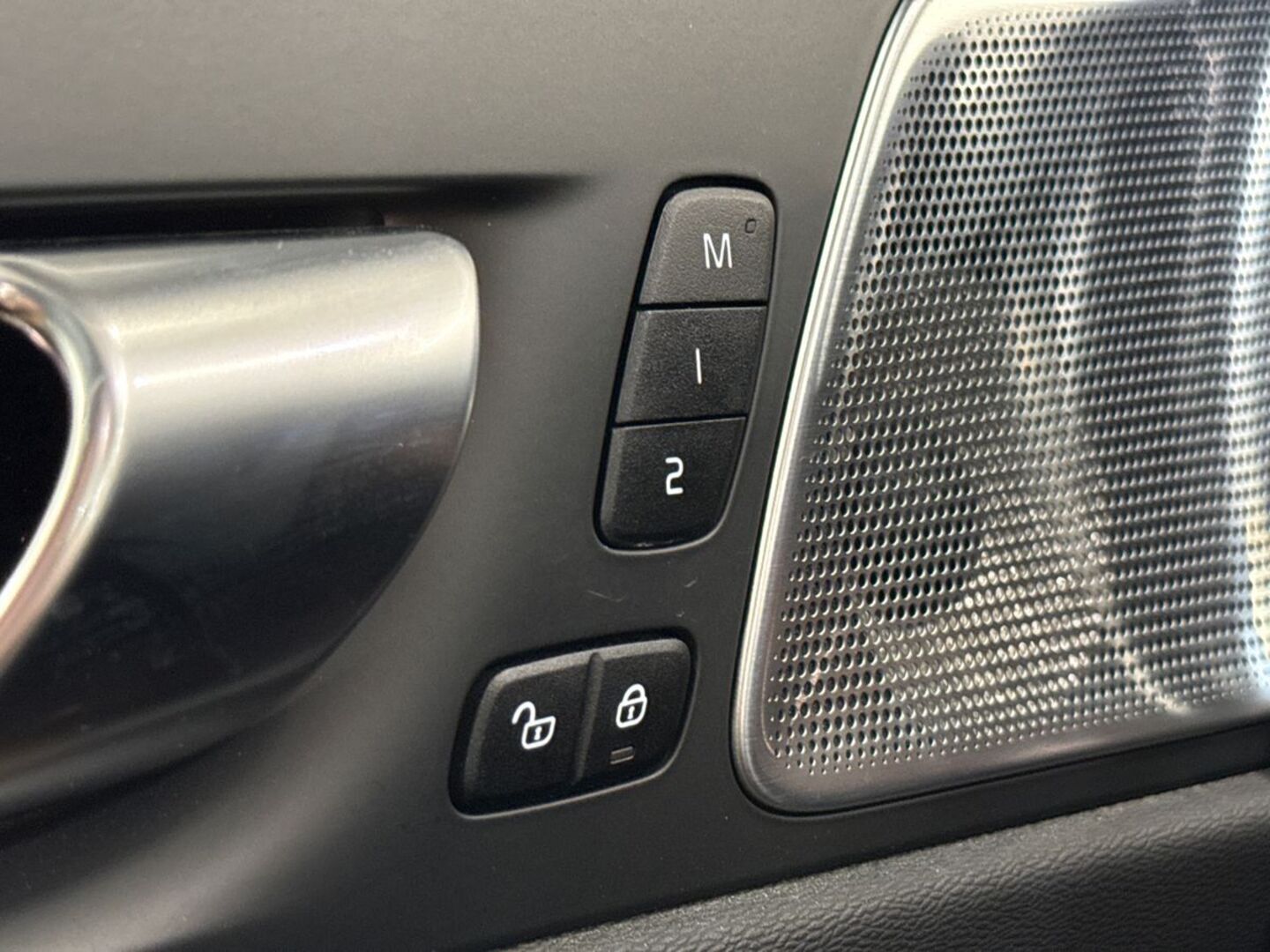 VOLVO XC60 2024
