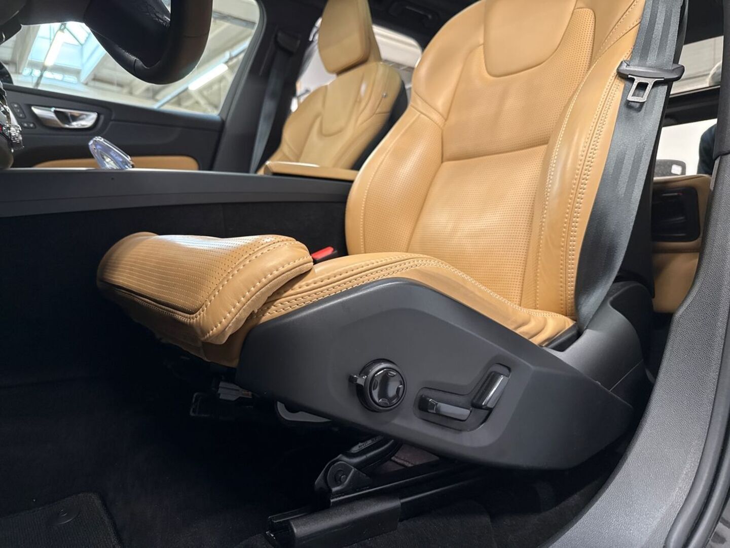 VOLVO XC60 2024